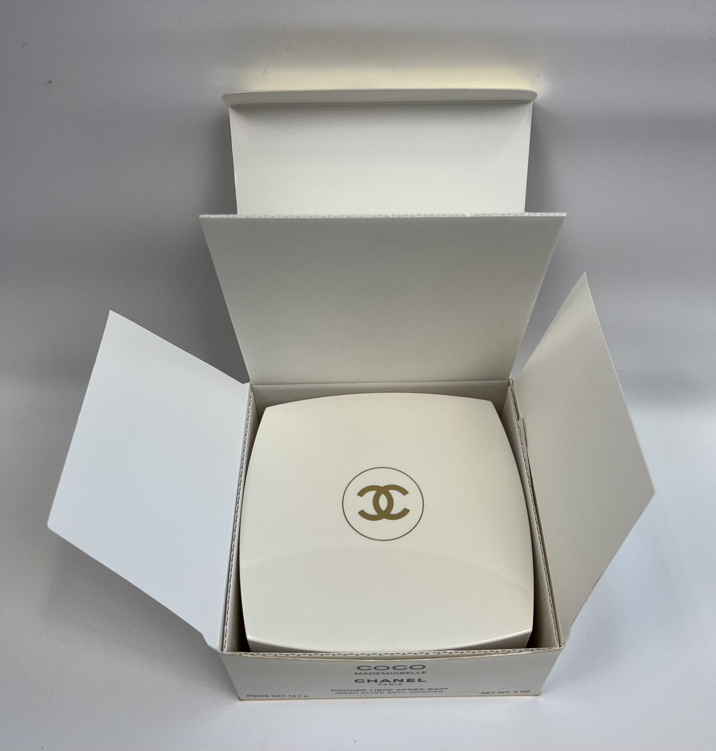 CHANEL ココ マドモアゼル フレッシュボディパウダーを出張買取しま 