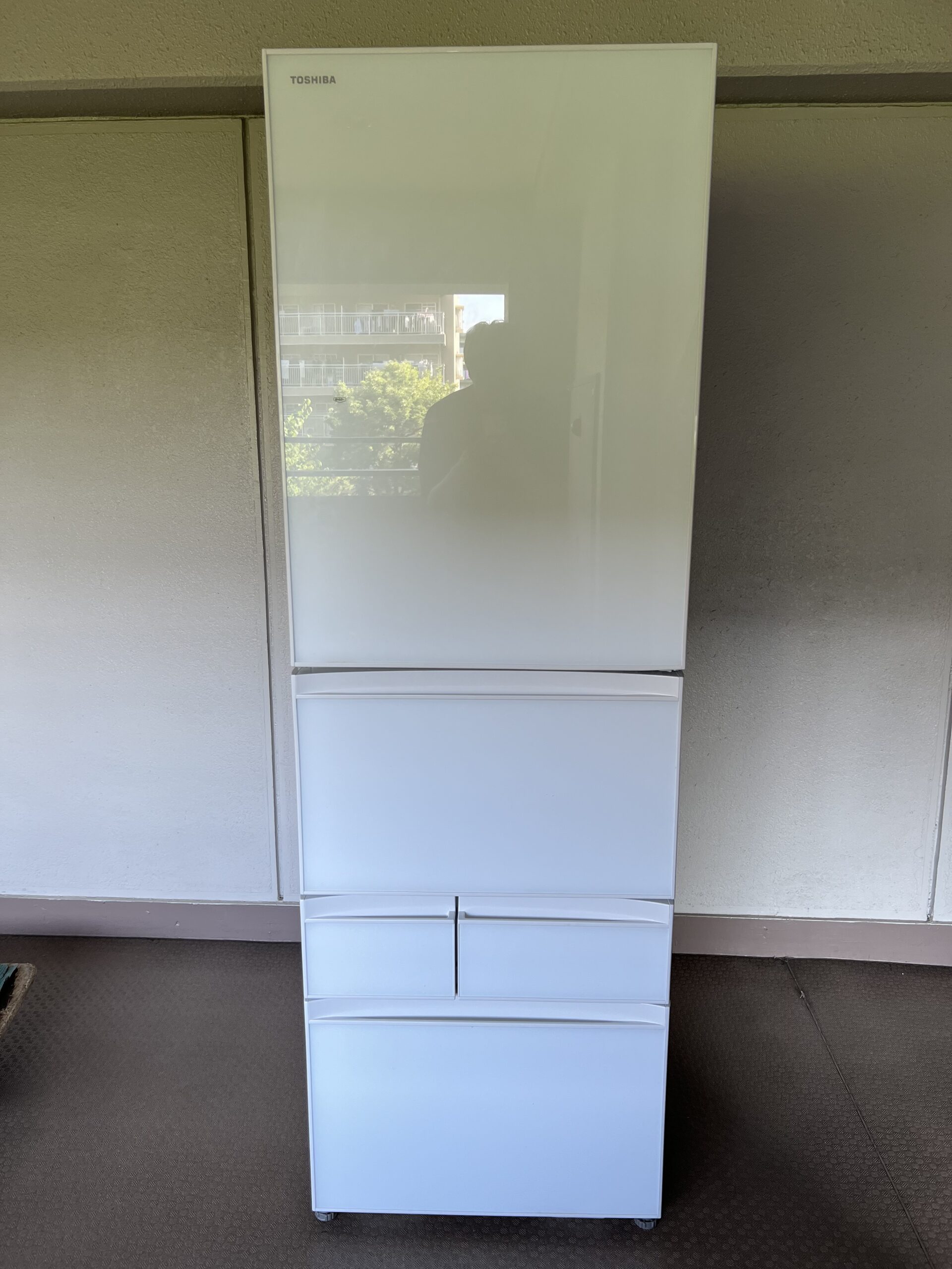TOSHIBA 5ドア冷蔵庫 GR-U41GXH(EW) 2022年製を出張買取しました！