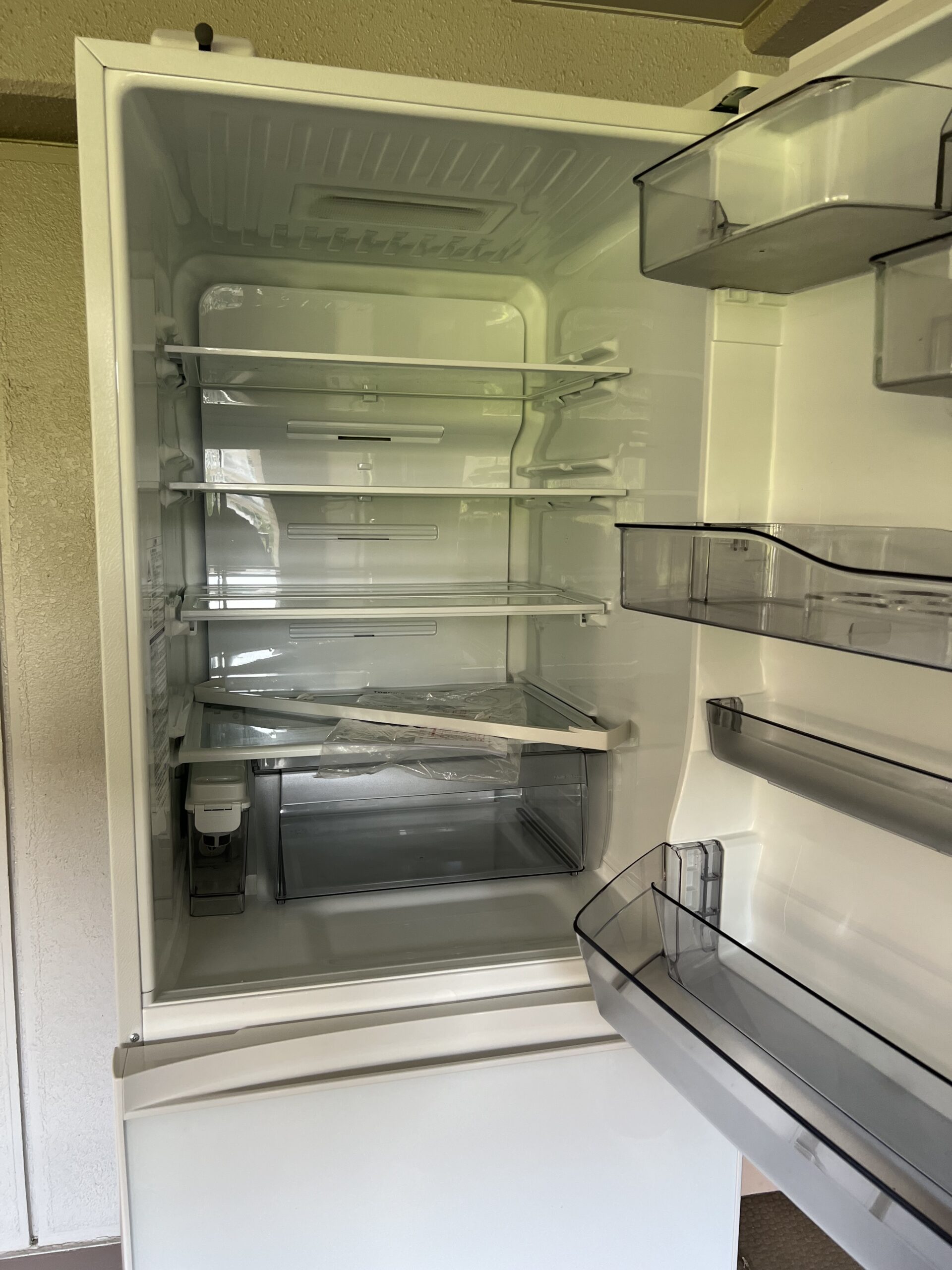 TOSHIBA 5ドア冷蔵庫 GR-U41GXH(EW) 2022年製を出張買取しました