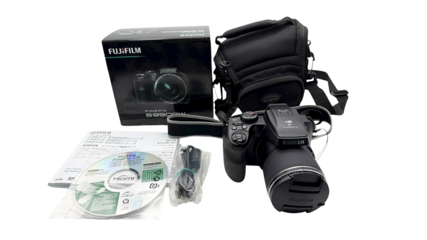 FUJIFILM コンパクトデジタルカメラ FinePix S9900Wを買取！