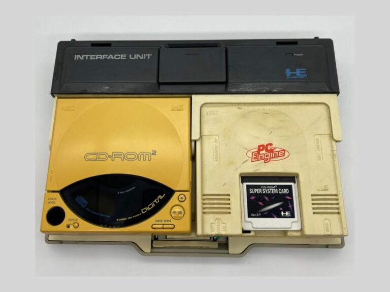 インターフェイスユニットにつないだPCエンジンとCD-ROM²
